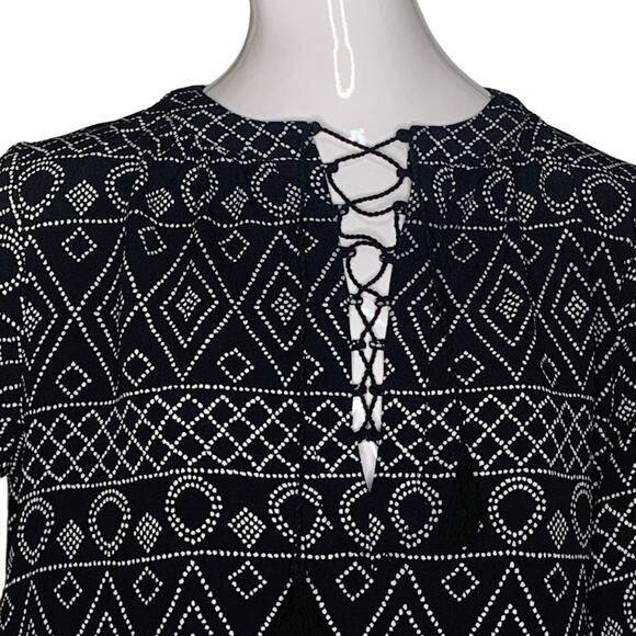 Madewell Boho Top Size XS Black and White Aztec Print Lace Up Long Sleeve - Picture 2 of 10